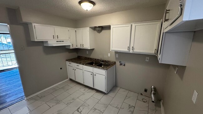 Photo - 4264 Double Tree St