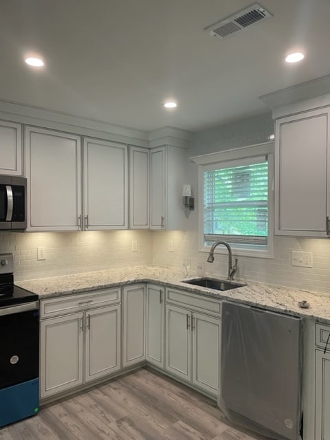 Kitchen - 453 Thompson St Unit NA
