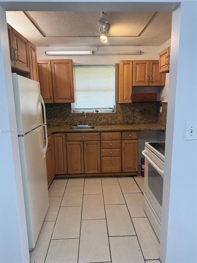 Photo - 5715 Hayes St Unit 5715