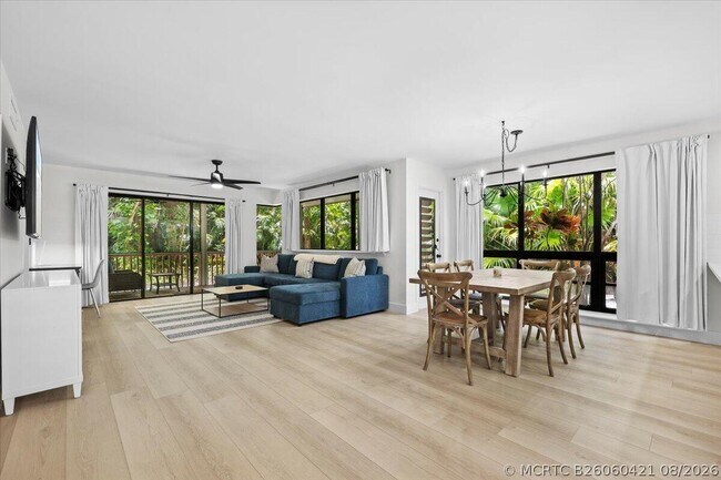 Photo - 221 Brackenwood Terrace
