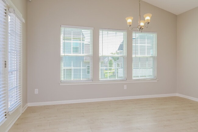 Photo - 2212 Ambergate Dr