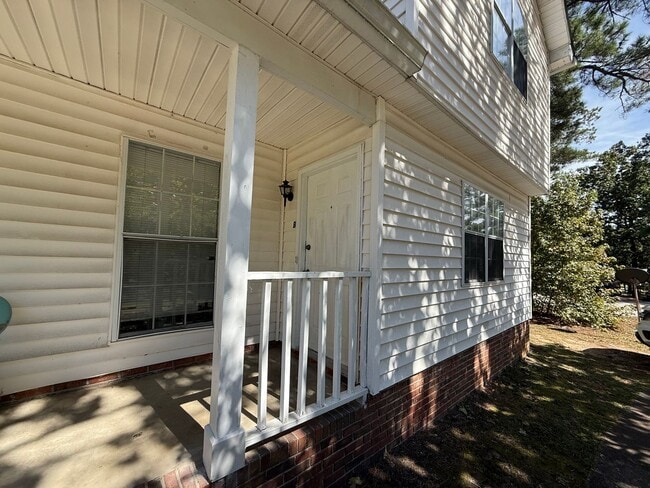 Photo - 208 Wynn Way