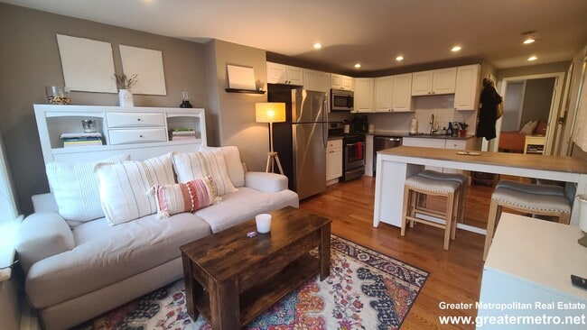 Building Photo - 180 Salem St Unit 3