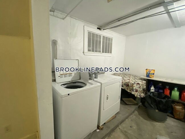 Photo - 211 St Paul St Apartment Unit 5