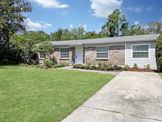 Building Photo - 115 Dolphin Blvd E Rental