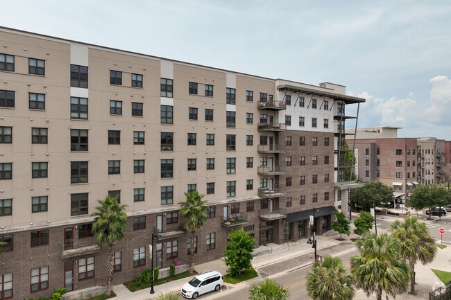 Alternate - CollegeTown at Madison Street