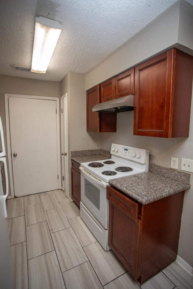 Photo - 111 Limoges St