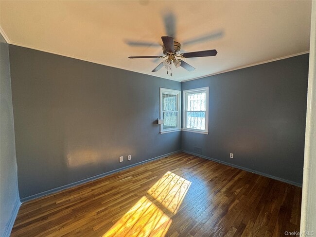225-18 S Conduit Ave