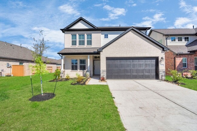 Welcome to the Holly — Spacious Comfort, Modern Style. - Welcome to the Holly — Spacious Comfort, Modern Style.