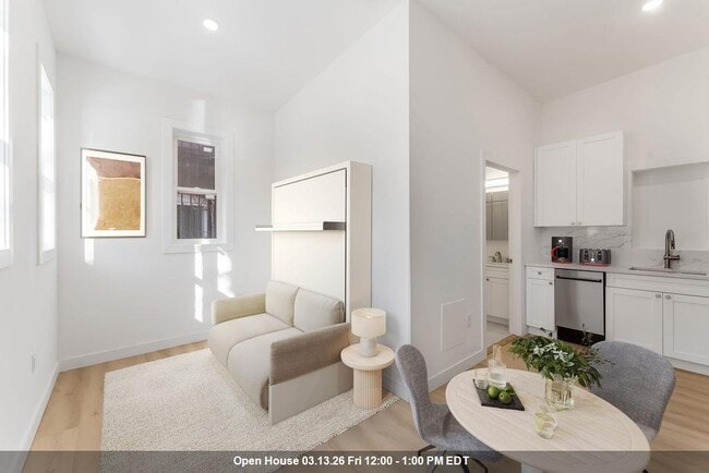 Building Photo - 306 Varick St Unit Studio