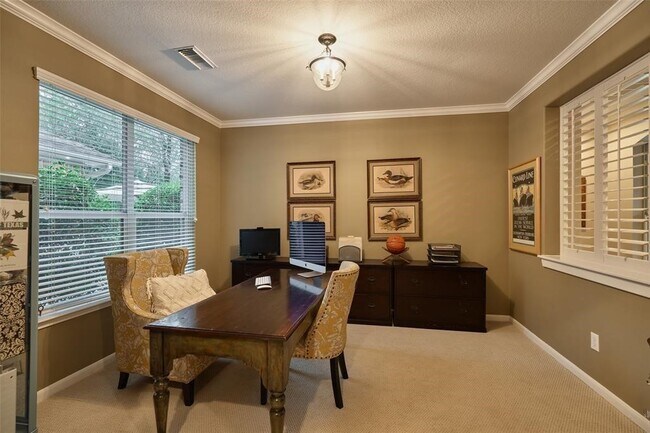 Photo - 43 S Longsford Cir