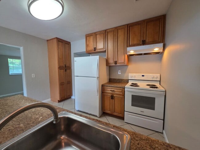 Photo - 917 64th St S
