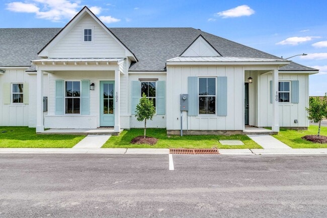 Photo - 102 Perth Pl