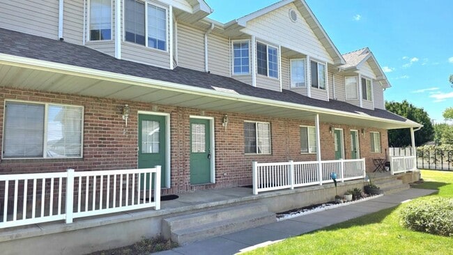 Building Photo - 619 W 2300 S
