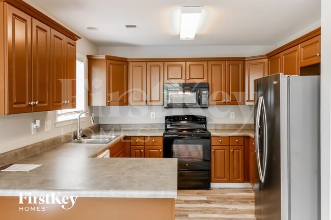 Photo - 104 Mayfair Ln