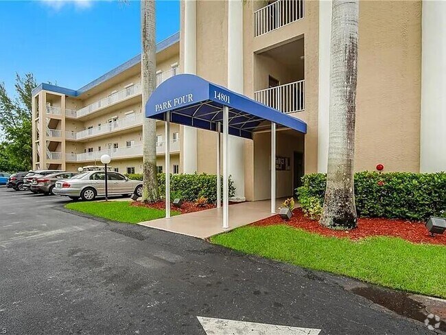Building Photo - 14801 Park Lake Dr Rental