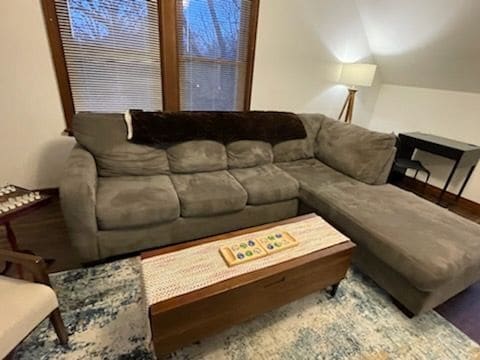 Photo - 25 Delos St W