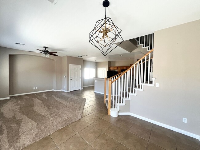 Photo - 102 S Pointe Way