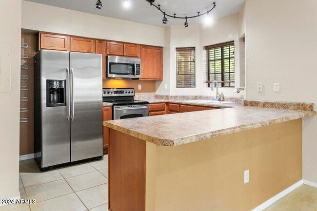 Photo - 1446 E Grovers Ave