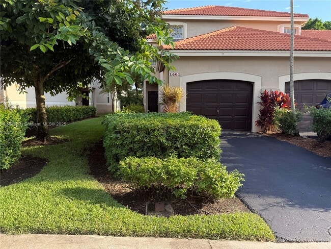 Building Photo - 1601 Sorrento Dr Rental