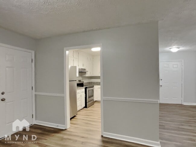 Photo - 2600 King George Ct NE