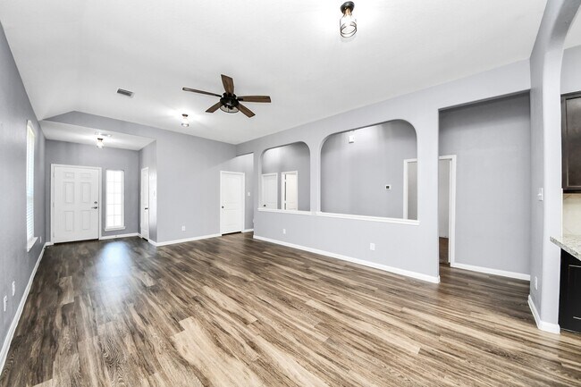 Photo - 2335 Spring Hollow Dr