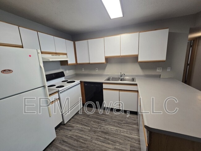 Photo - 64 Miller Ave SW