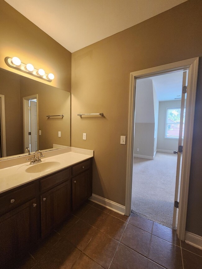 137 Strickland Ave Unit 4