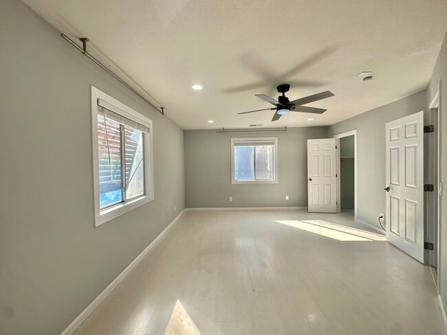 Photo - 294 Woodman St