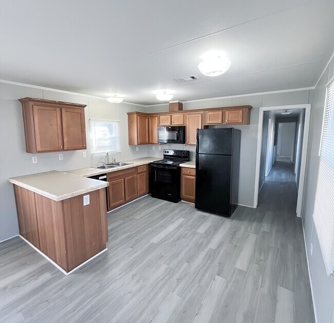 Photo - 110 N Michigan St