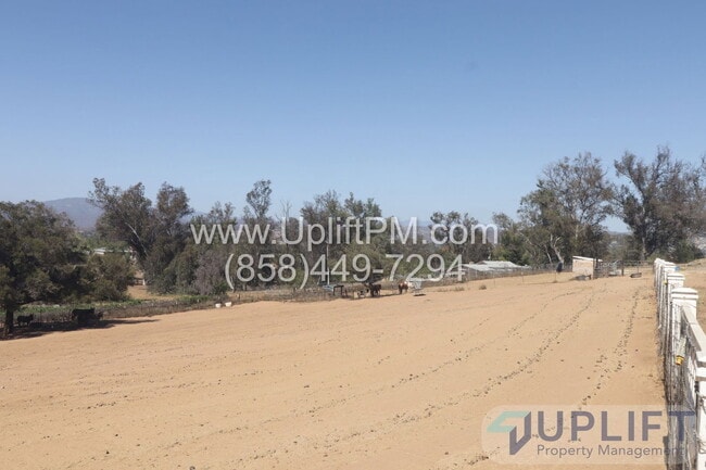 Photo - 1425 Cedar St