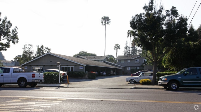 Calderon Apartments