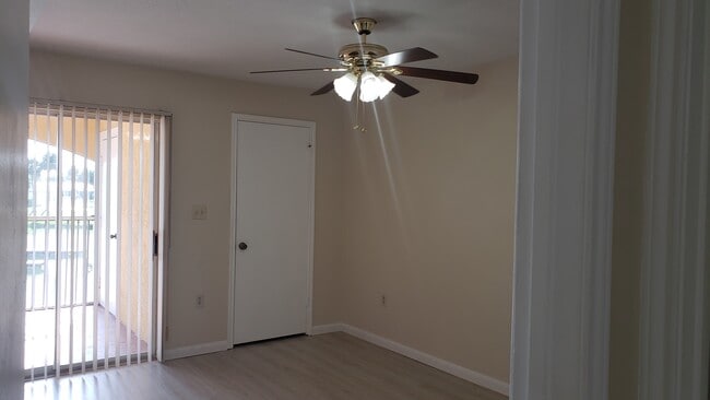 Photo - 2321 NW 33rd St Unidad Corner