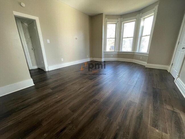 Photo - 424 E 10th St Unit 1