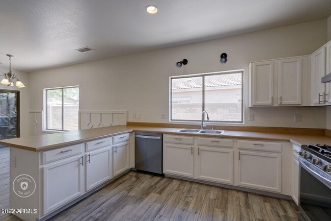 Photo - 16848 W Cottonwood St