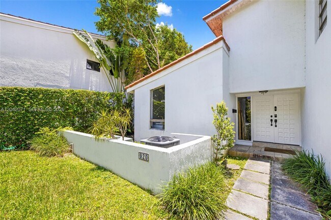 Photo - 920 Aguero Ave