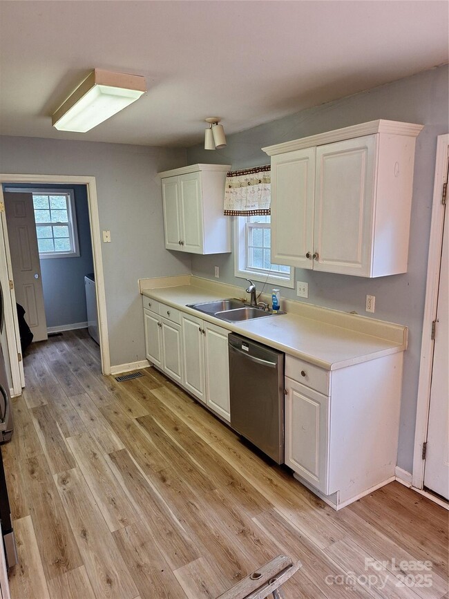 Photo - 228 Sheffield Dr