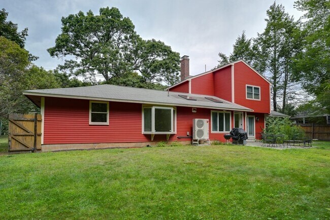 Photo - 135 Maple St