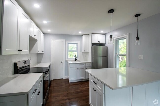 Building Photo - 25 Hillside Ave Unit 2 Rental