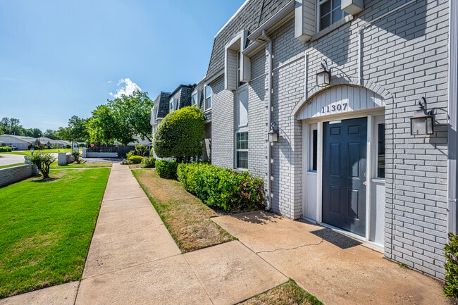 Photo - 11307 N May Ave Unit #D