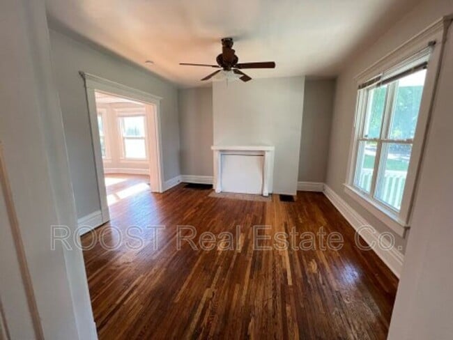 Photo - 372 E 13th Ave