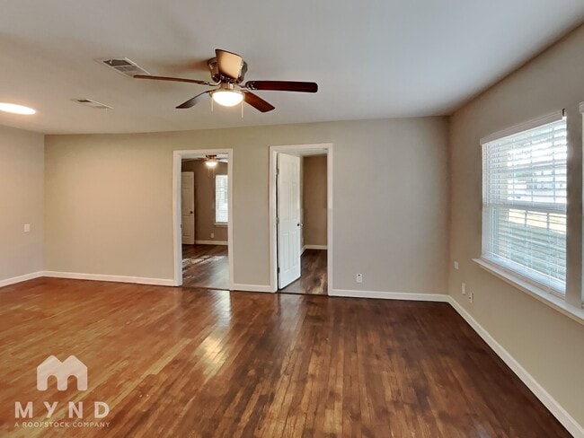 Photo - 512 E University Ave