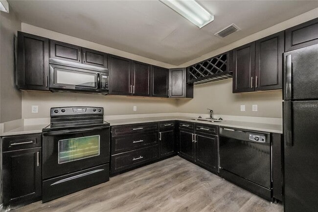 Photo - 119 Riverraft Ct