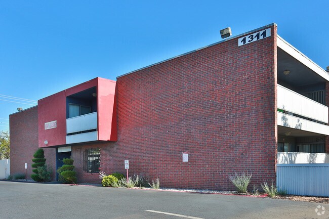 The Laurels At Uptown Apartments For Rent In Albuquerque Nm