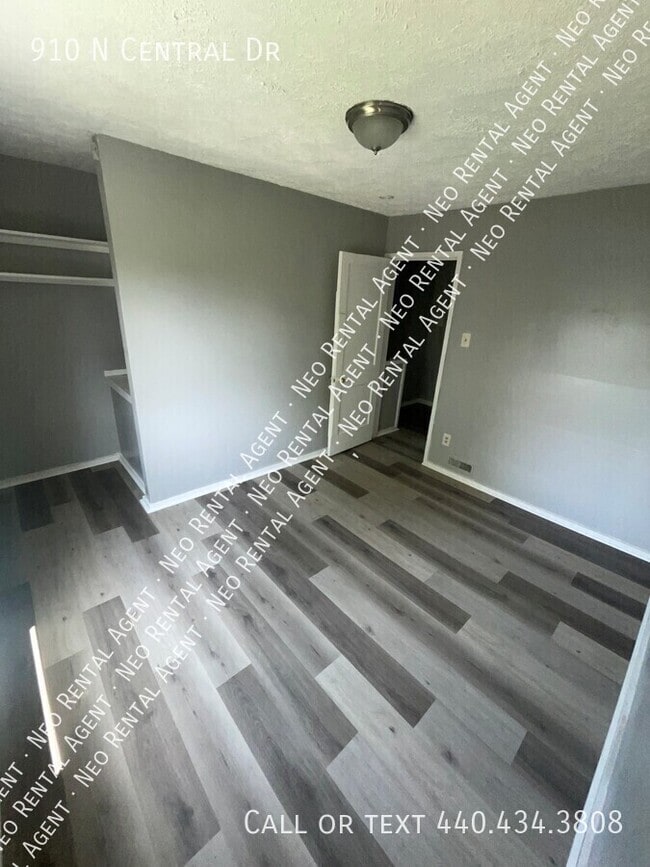 910 N Central Dr