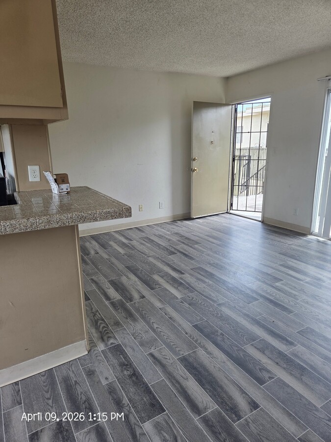 Photo - 995 N Mollison Ave Unit 28