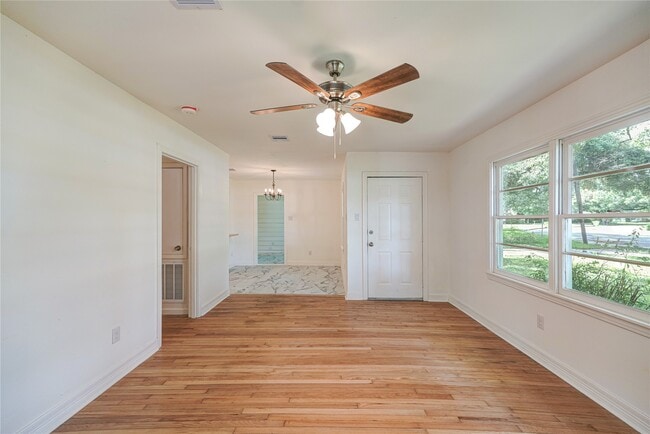 1319 Elm St