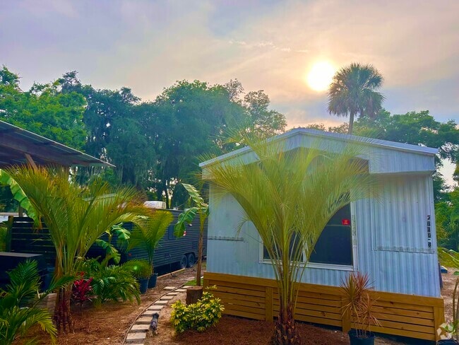 Building Photo - 2762 Oleander Rd Rental