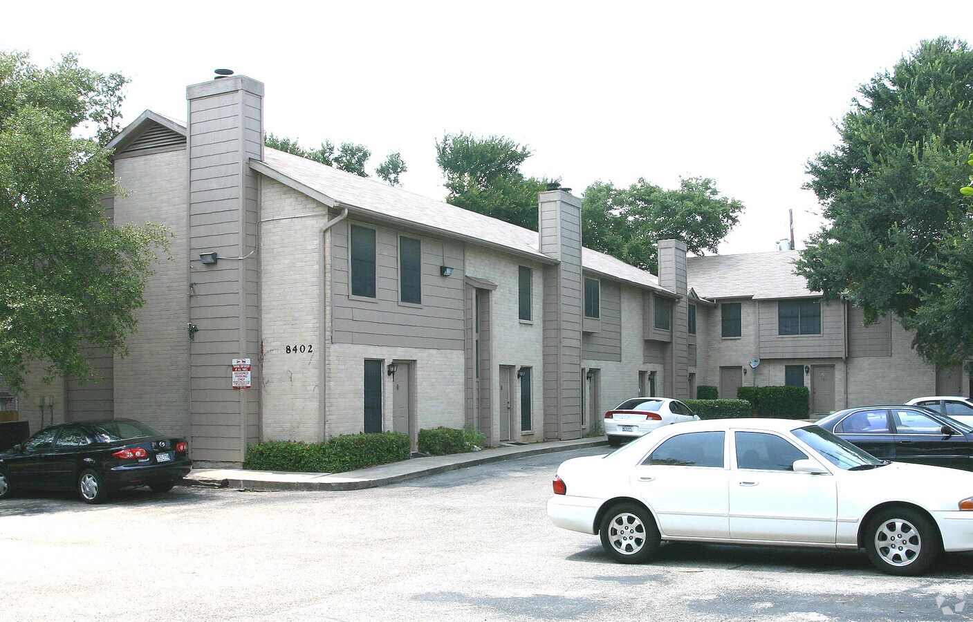 Hickory Hill Townhomes - Hickory Hill Townhomes