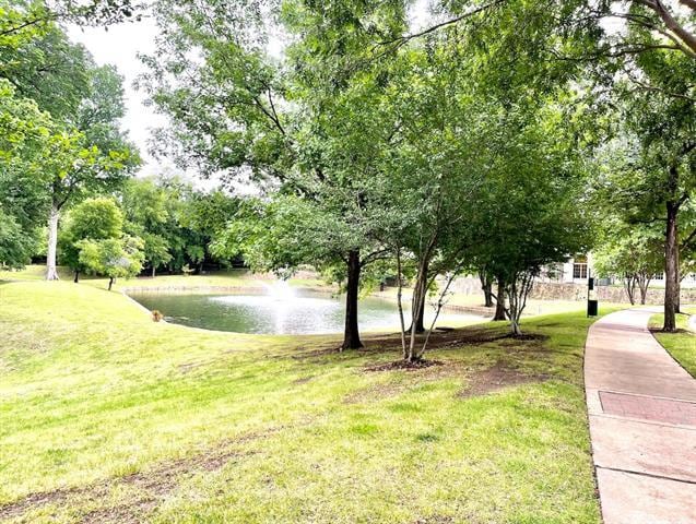 Building Photo - 2713 Troutt Dr